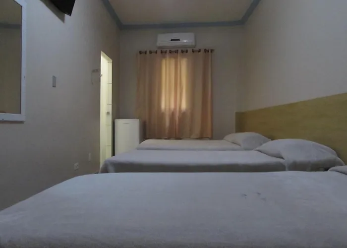 Hotel Ideal Fliper Com Estacionamento Gratis Para Carro Pequeno Altura Padrao \